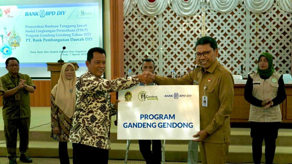 Penyaluran CSR BPD DIY Dalam Rangka Mendukung Program Gandeng Gendong Kota Yogyakarta