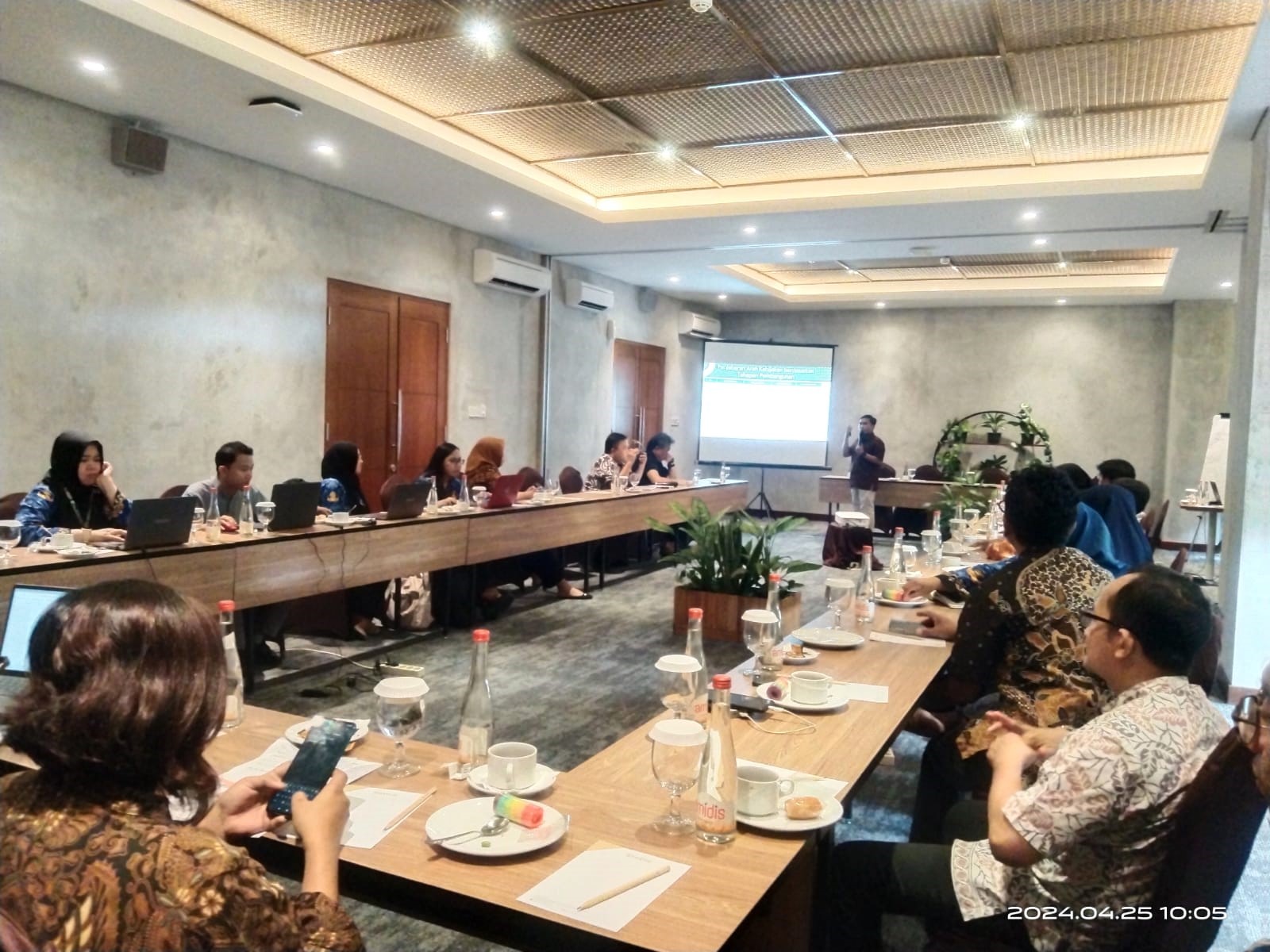 Focuss Group Discussion (FGD)  Penajaman Arah Kebijakan Rencana Pembangunan Jangka Panjang Daerah Kota Yogyakarta Tahun 2025-2045